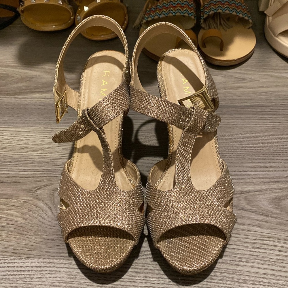 Gold sparkly wedges